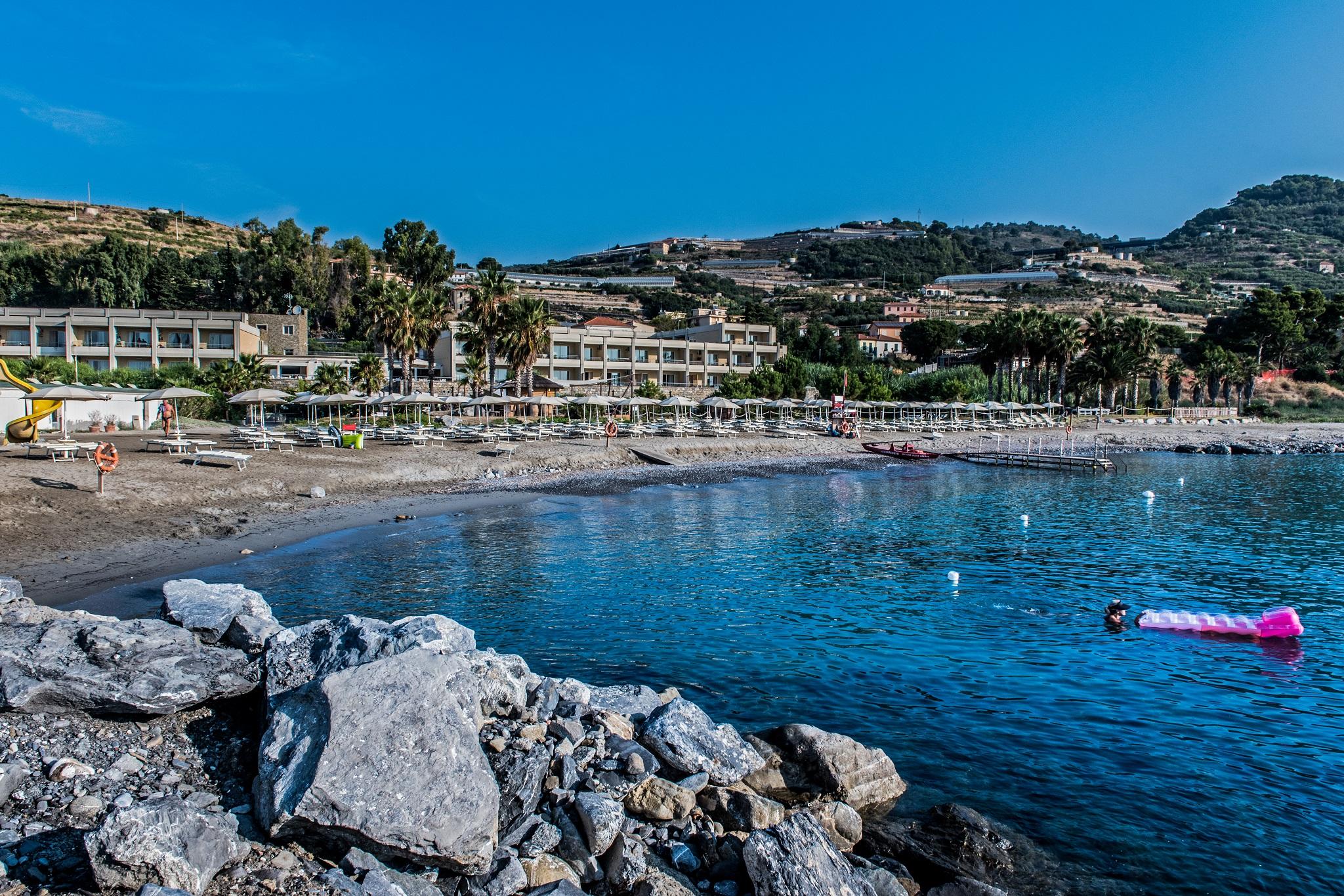 Aregai Marina Hotel & Residence Santo Stefano al Mare Exterior photo